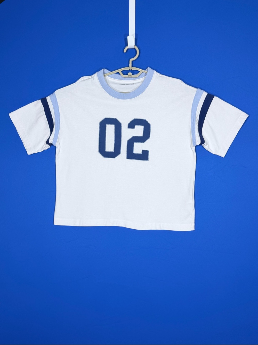 🏈 Abercrombie & Fitch 100% COTTON 02 Varsity Football Graphic Tee White Blue M